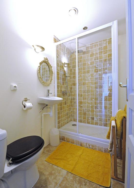 Carcassonne Town House, Rue Barbes Apartment Bilik gambar